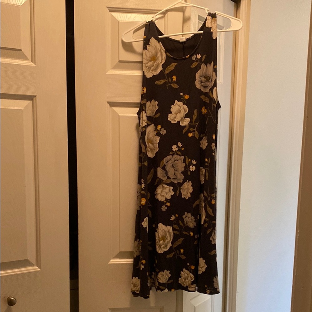 Floral Sleeveless Dress - Black and Cream